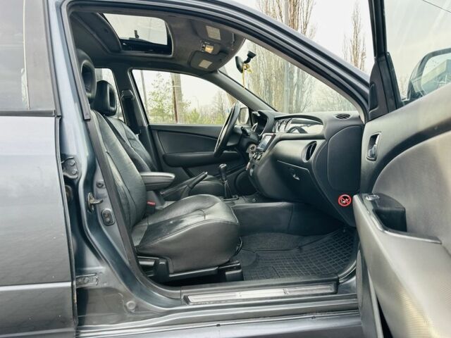 Сірий Міцубісі Аутлендер, об'ємом двигуна 2 л та пробігом 280 тис. км за 3500 $, фото 8 на Automoto.ua