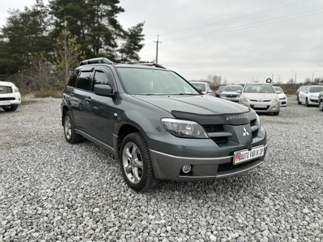 Серый Мицубиси Аутлендер, объемом двигателя 0 л и пробегом 265 тыс. км за 6300 $, фото 2 на Automoto.ua
