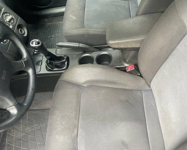 Серый Мицубиси Аутлендер, объемом двигателя 0 л и пробегом 275 тыс. км за 3000 $, фото 2 на Automoto.ua