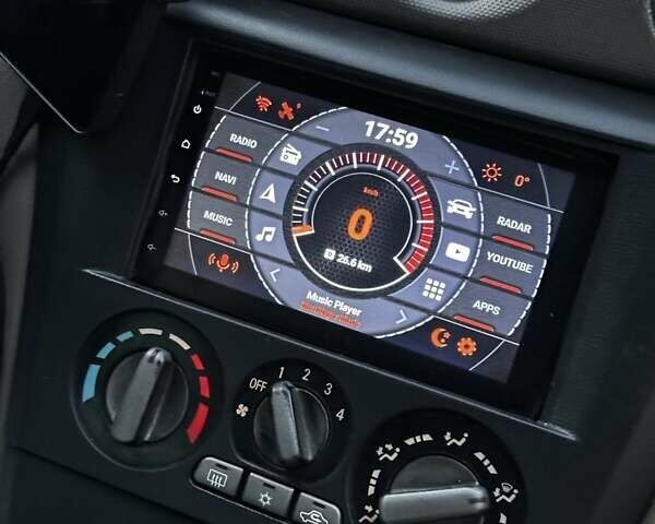 Серый Мицубиси Аутлендер, объемом двигателя 2.35 л и пробегом 273 тыс. км за 5499 $, фото 4 на Automoto.ua