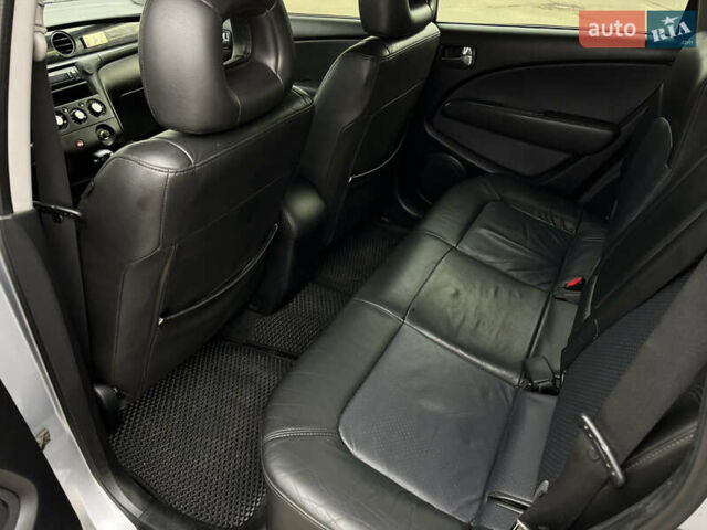 Сірий Міцубісі Аутлендер, об'ємом двигуна 2.38 л та пробігом 252 тис. км за 5400 $, фото 10 на Automoto.ua