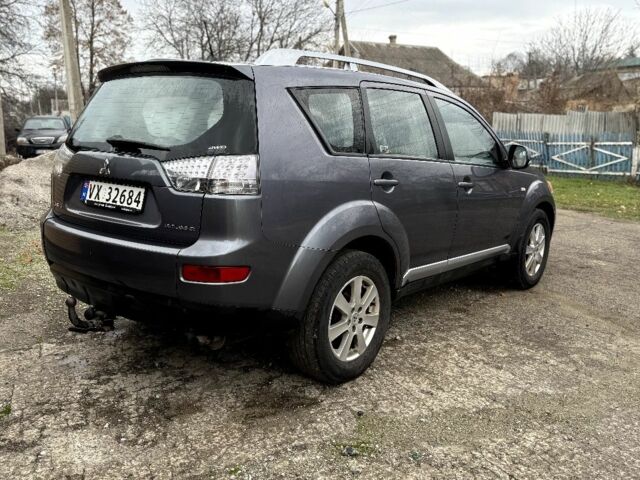 Серый Мицубиси Аутлендер, объемом двигателя 2 л и пробегом 290 тыс. км за 4500 $, фото 4 на Automoto.ua