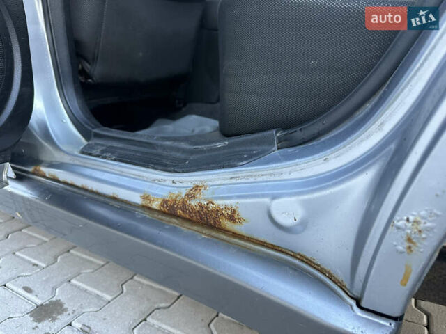 Серый Мицубиси Аутлендер, объемом двигателя 2 л и пробегом 220 тыс. км за 4550 $, фото 17 на Automoto.ua