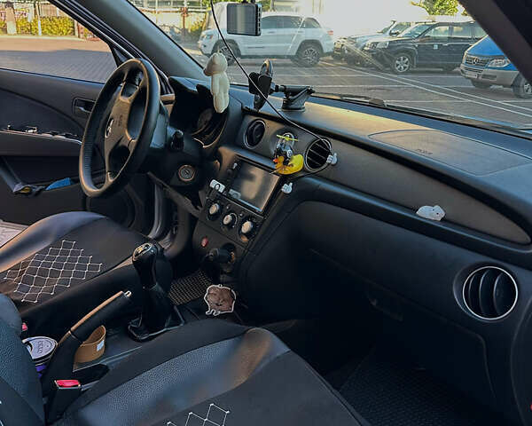 Серый Мицубиси Аутлендер, объемом двигателя 2 л и пробегом 316 тыс. км за 6500 $, фото 10 на Automoto.ua