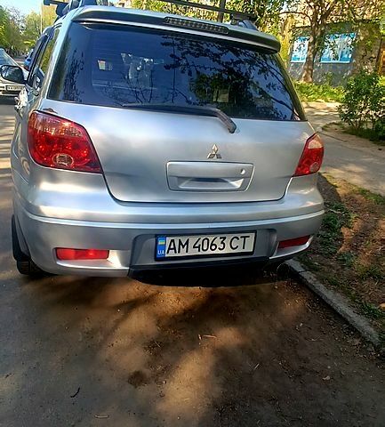 Сірий Міцубісі Аутлендер, об'ємом двигуна 2.4 л та пробігом 280 тис. км за 5400 $, фото 3 на Automoto.ua