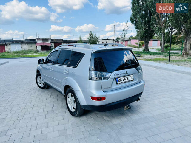 Серый Мицубиси Аутлендер, объемом двигателя 2 л и пробегом 179 тыс. км за 9500 $, фото 8 на Automoto.ua