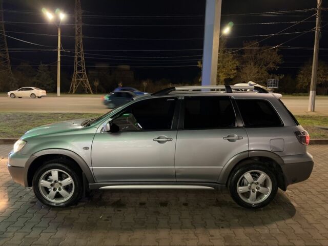 Сірий Міцубісі Аутлендер, об'ємом двигуна 2 л та пробігом 200 тис. км за 5400 $, фото 5 на Automoto.ua