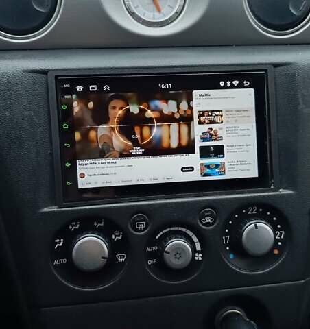 Сірий Міцубісі Аутлендер, об'ємом двигуна 2 л та пробігом 312 тис. км за 8300 $, фото 11 на Automoto.ua