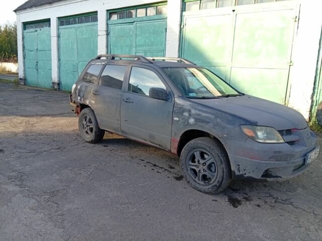 Сірий Міцубісі Аутлендер, об'ємом двигуна 2 л та пробігом 250 тис. км за 2800 $, фото 5 на Automoto.ua