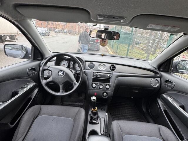 Сірий Міцубісі Аутлендер, об'ємом двигуна 2 л та пробігом 310 тис. км за 5200 $, фото 7 на Automoto.ua