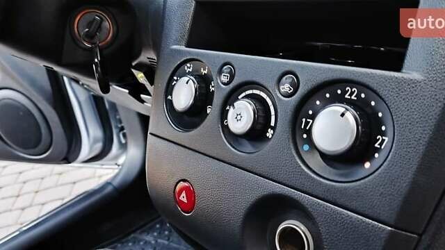 Серый Мицубиси Аутлендер, объемом двигателя 2.38 л и пробегом 228 тыс. км за 7900 $, фото 10 на Automoto.ua