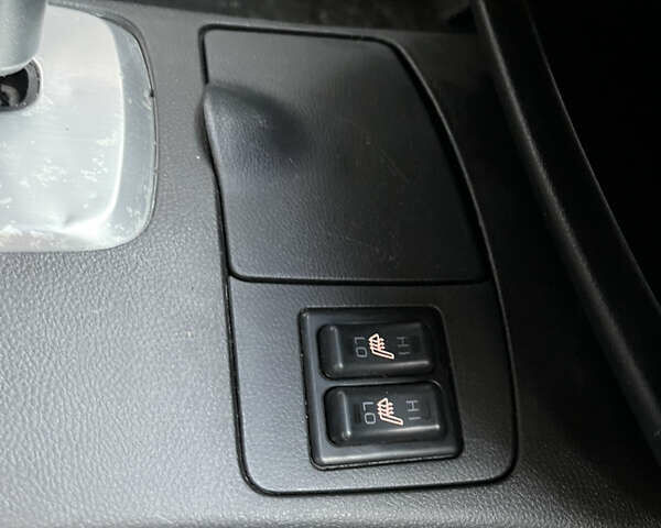 Серый Мицубиси Аутлендер, объемом двигателя 2.38 л и пробегом 180 тыс. км за 6000 $, фото 32 на Automoto.ua