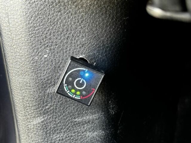 Серый Мицубиси Аутлендер, объемом двигателя 2 л и пробегом 209 тыс. км за 5999 $, фото 5 на Automoto.ua