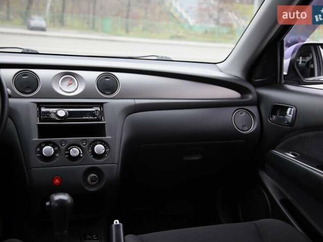 Серый Мицубиси Аутлендер, объемом двигателя 2.4 л и пробегом 171 тыс. км за 8200 $, фото 12 на Automoto.ua