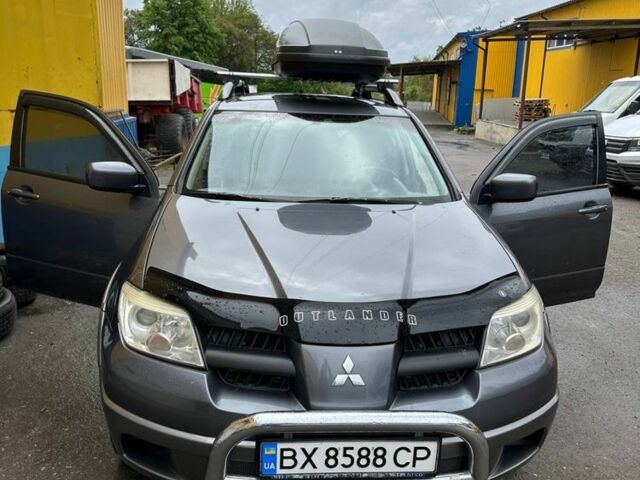Мицубиси Аутлендер 2006 в Хмельницком на Automoto.ua Серый Мицубиси Аутлендер, объемом двигателя 2.4 л и пробегом 240 тыс. км за 6500 $, фото 1 на Automoto.ua