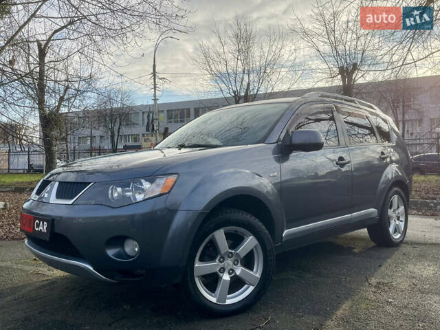 Серый Мицубиси Аутлендер, объемом двигателя 3 л и пробегом 157 тыс. км за 8500 $, фото 6 на Automoto.ua