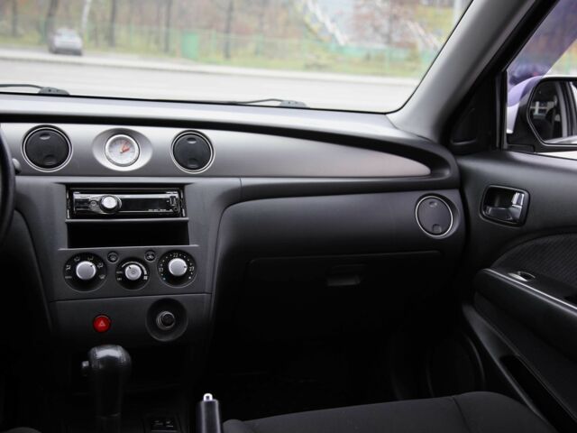 Серый Мицубиси Аутлендер, объемом двигателя 2.4 л и пробегом 171 тыс. км за 8200 $, фото 12 на Automoto.ua