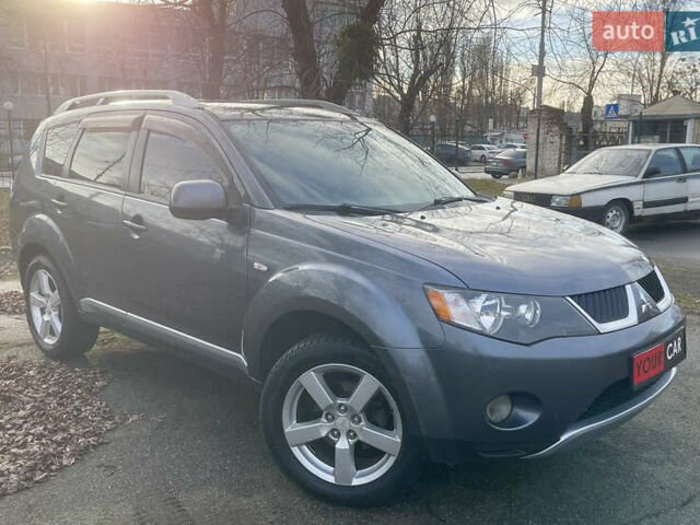 Серый Мицубиси Аутлендер, объемом двигателя 3 л и пробегом 157 тыс. км за 8500 $, фото 9 на Automoto.ua
