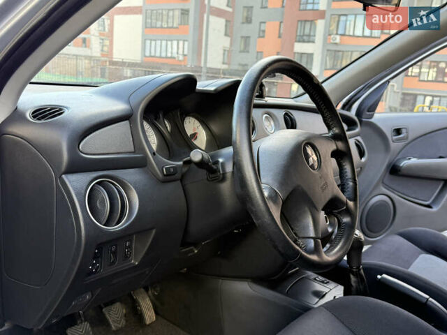 Сірий Міцубісі Аутлендер, об'ємом двигуна 2 л та пробігом 235 тис. км за 5200 $, фото 26 на Automoto.ua