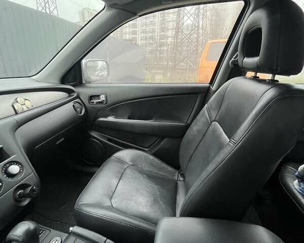 Серый Мицубиси Аутлендер, объемом двигателя 2.4 л и пробегом 179 тыс. км за 7000 $, фото 10 на Automoto.ua