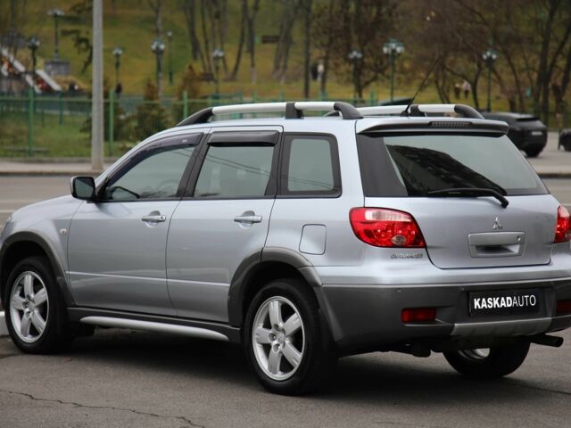 Серый Мицубиси Аутлендер, объемом двигателя 2.4 л и пробегом 171 тыс. км за 8200 $, фото 3 на Automoto.ua