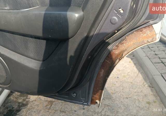 Серый Мицубиси Аутлендер, объемом двигателя 2.38 л и пробегом 600 тыс. км за 5700 $, фото 6 на Automoto.ua