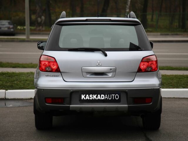 Серый Мицубиси Аутлендер, объемом двигателя 2.4 л и пробегом 171 тыс. км за 8200 $, фото 4 на Automoto.ua