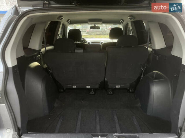 Серый Мицубиси Аутлендер, объемом двигателя 3 л и пробегом 157 тыс. км за 8500 $, фото 18 на Automoto.ua