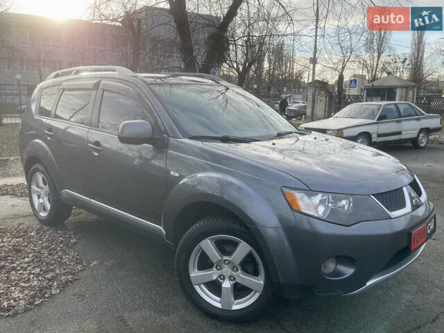 Серый Мицубиси Аутлендер, объемом двигателя 3 л и пробегом 157 тыс. км за 8500 $, фото 11 на Automoto.ua