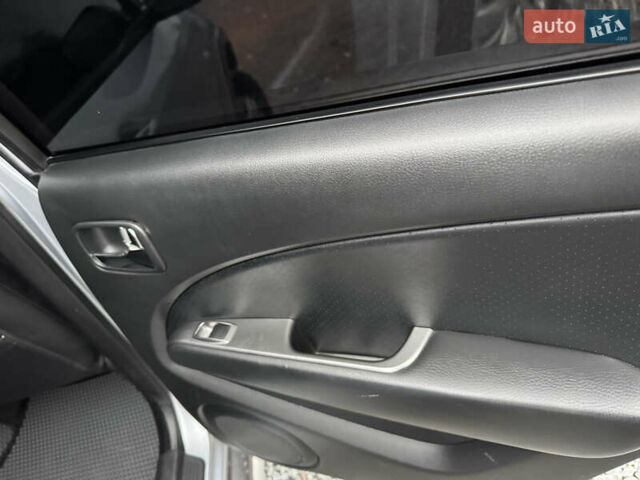 Серый Мицубиси Аутлендер, объемом двигателя 2.38 л и пробегом 204 тыс. км за 6990 $, фото 15 на Automoto.ua