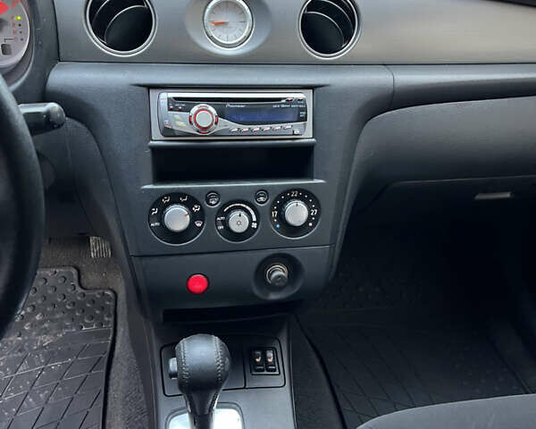 Серый Мицубиси Аутлендер, объемом двигателя 2.38 л и пробегом 180 тыс. км за 6000 $, фото 30 на Automoto.ua