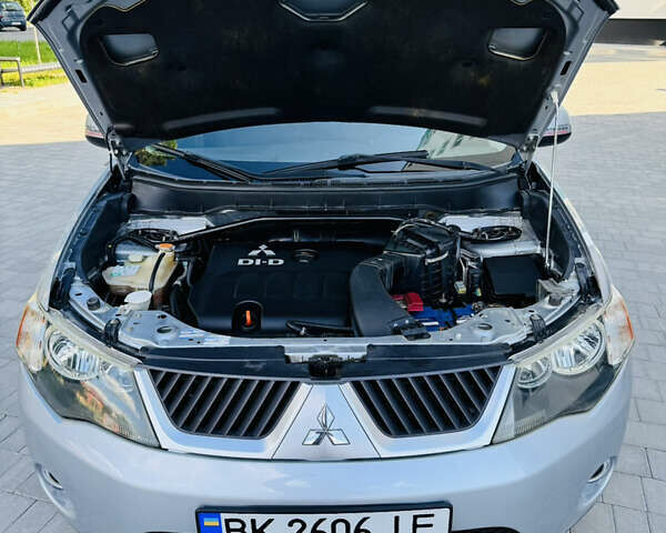 Серый Мицубиси Аутлендер, объемом двигателя 2 л и пробегом 179 тыс. км за 9500 $, фото 15 на Automoto.ua