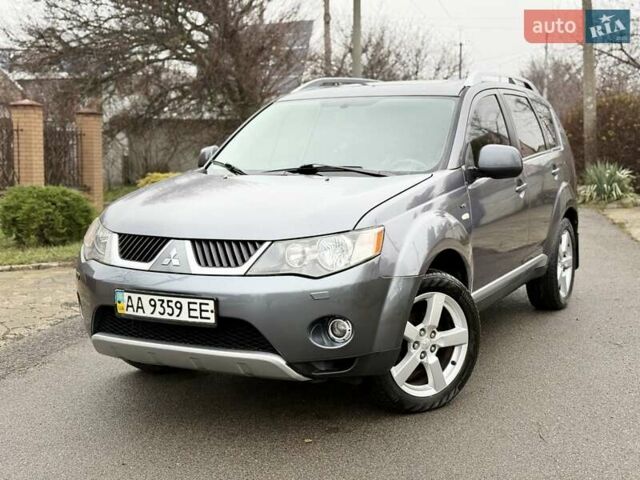 Сірий Міцубісі Аутлендер, об'ємом двигуна 3 л та пробігом 227 тис. км за 8900 $, фото 2 на Automoto.ua