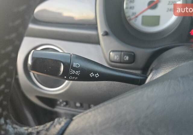 Серый Мицубиси Аутлендер, объемом двигателя 2.4 л и пробегом 170 тыс. км за 8800 $, фото 3 на Automoto.ua