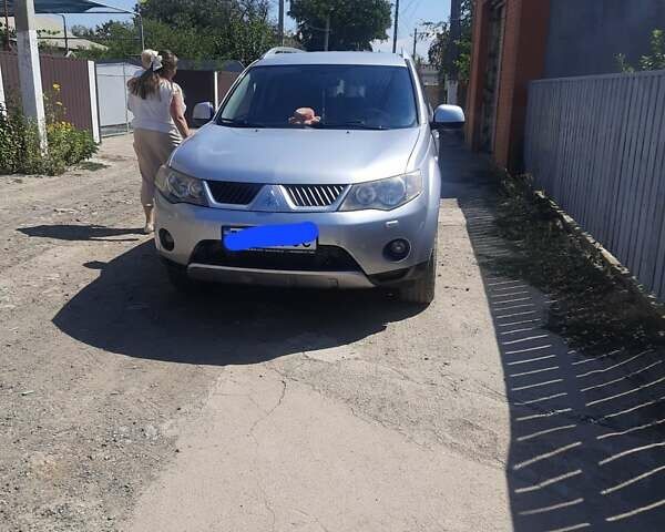 Сірий Міцубісі Аутлендер, об'ємом двигуна 1.97 л та пробігом 195 тис. км за 9700 $, фото 4 на Automoto.ua