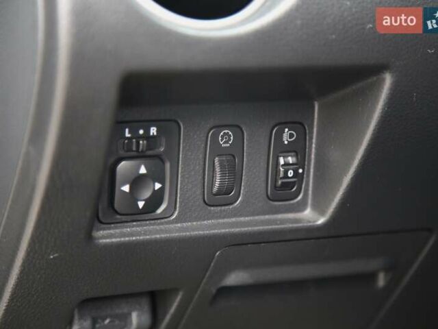 Серый Мицубиси Аутлендер, объемом двигателя 0 л и пробегом 240 тыс. км за 7200 $, фото 19 на Automoto.ua