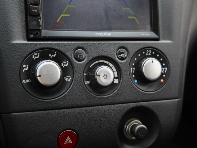 Серый Мицубиси Аутлендер, объемом двигателя 2.4 л и пробегом 240 тыс. км за 7200 $, фото 16 на Automoto.ua