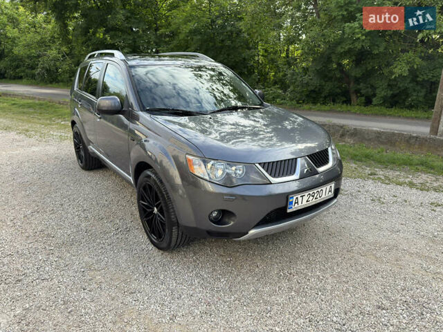 Серый Мицубиси Аутлендер, объемом двигателя 1.97 л и пробегом 260 тыс. км за 10900 $, фото 16 на Automoto.ua