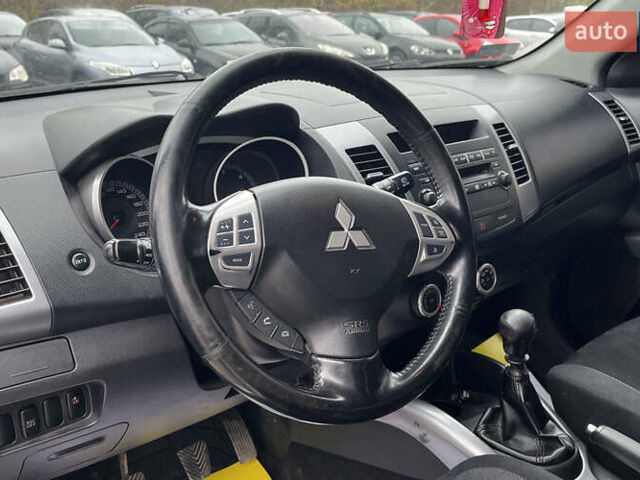 Серый Мицубиси Аутлендер, объемом двигателя 1.97 л и пробегом 310 тыс. км за 7600 $, фото 10 на Automoto.ua