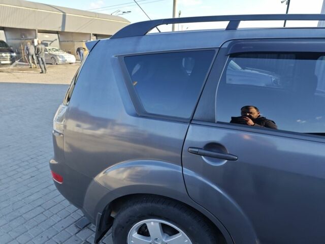 Сірий Міцубісі Аутлендер, об'ємом двигуна 3 л та пробігом 320 тис. км за 7500 $, фото 6 на Automoto.ua