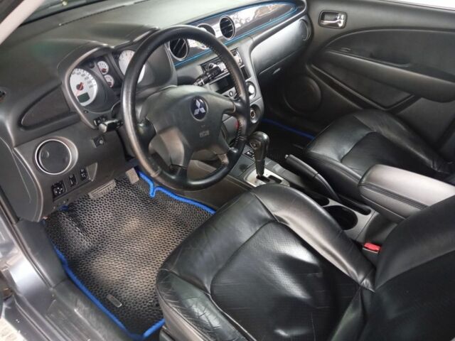 Сірий Міцубісі Аутлендер, об'ємом двигуна 0 л та пробігом 210 тис. км за 5650 $, фото 6 на Automoto.ua