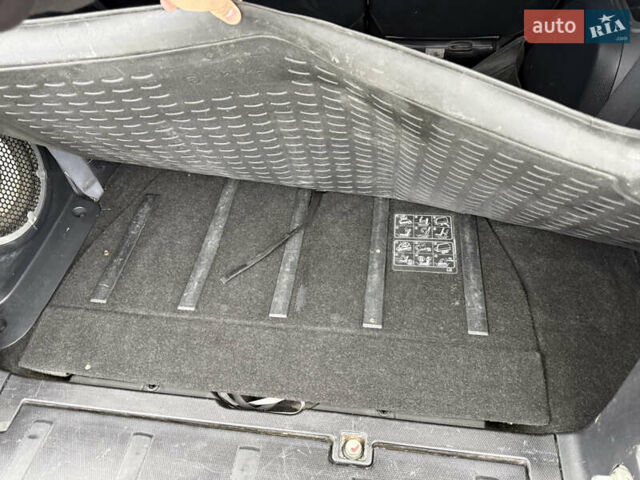 Серый Мицубиси Аутлендер, объемом двигателя 2 л и пробегом 299 тыс. км за 7750 $, фото 38 на Automoto.ua