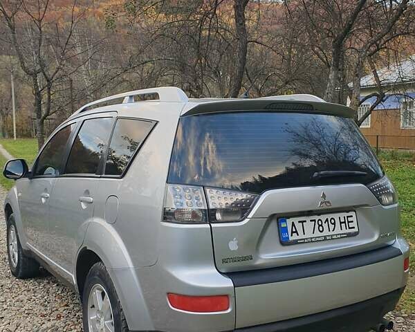 Міцубісі Аутлендер 2007 у Косове на Automoto.ua Сірий Міцубісі Аутлендер, об'ємом двигуна 2 л та пробігом 320 тис. км за 7500 $, фото 4 на Automoto.ua