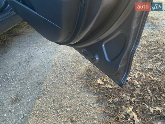 Серый Мицубиси Аутлендер, объемом двигателя 1.97 л и пробегом 257 тыс. км за 9000 $, фото 18 на Automoto.ua