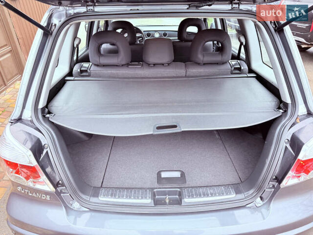 Серый Мицубиси Аутлендер, объемом двигателя 2.4 л и пробегом 240 тыс. км за 6900 $, фото 61 на Automoto.ua