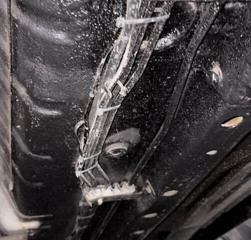 Серый Мицубиси Аутлендер, объемом двигателя 2.38 л и пробегом 238 тыс. км за 7450 $, фото 59 на Automoto.ua