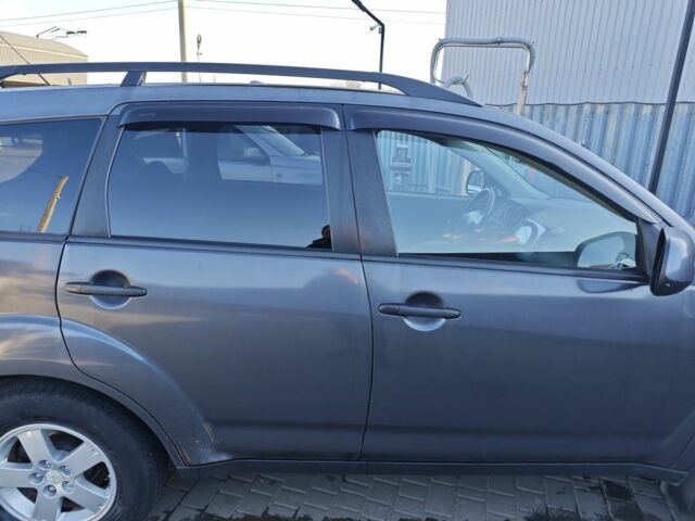 Сірий Міцубісі Аутлендер, об'ємом двигуна 3 л та пробігом 320 тис. км за 7500 $, фото 5 на Automoto.ua