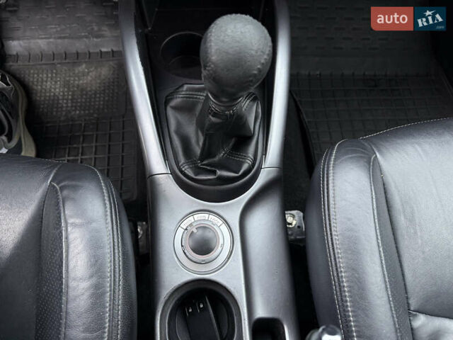 Серый Мицубиси Аутлендер, объемом двигателя 2 л и пробегом 299 тыс. км за 7750 $, фото 23 на Automoto.ua