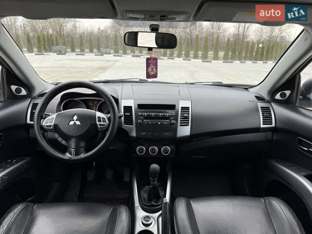 Серый Мицубиси Аутлендер, объемом двигателя 2 л и пробегом 299 тыс. км за 7750 $, фото 13 на Automoto.ua