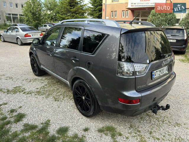 Серый Мицубиси Аутлендер, объемом двигателя 1.97 л и пробегом 260 тыс. км за 10900 $, фото 14 на Automoto.ua